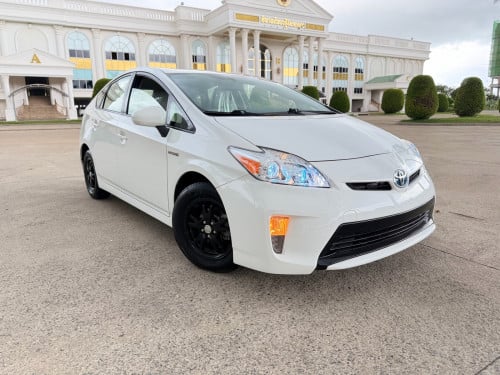 Prius 2013 (ថ្មីណាស់)