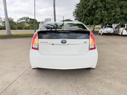 Prius 2013 (ថ្មីណាស់)