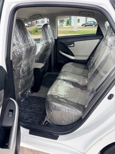 Prius 2013 (ថ្មីណាស់)