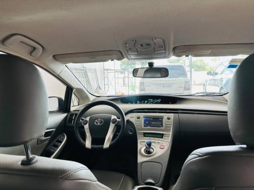 PRIUS 2014 For Rent /出租