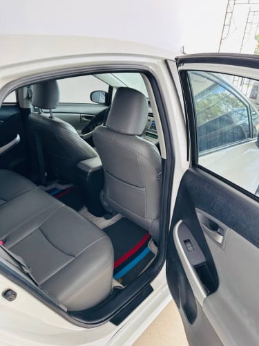 PRIUS 2014 For Rent /出租