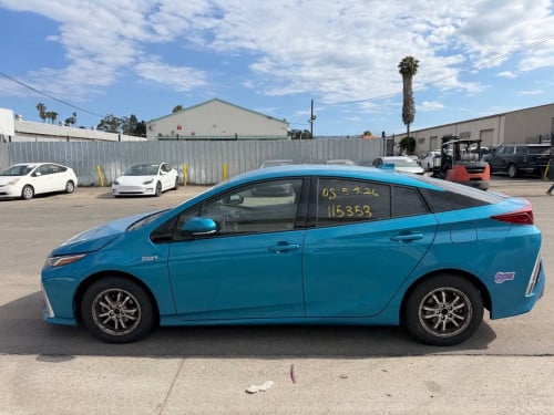 PRIUS PIRME 2019 BASE UPGRADE បាន