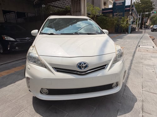 Prius V 2012” Prius សន្លឹកពន្ធ #Option : Full 5” Laser #Color: សកាំមៃ ក្នុង ប្រផេះ ស្បែកទន់ហ្សុិន