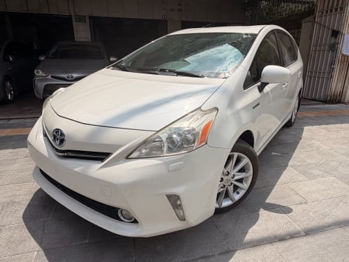 Prius V 2012” Prius សន្លឹកពន្ធ #Option : Full 5” Laser #Color: សកាំមៃ ក្នុង ប្រផេះ ស្បែកទន់ហ្សុិន