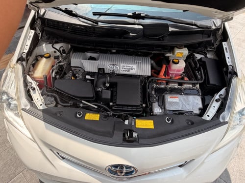 Prius V 2012” Prius សន្លឹកពន្ធ #Option : Full 5” Laser #Color: សកាំមៃ ក្នុង ប្រផេះ ស្បែកទន់ហ្សុិន