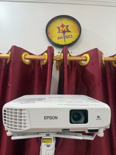 Projector Epson EB-X06
