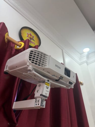 Projector Epson EB-X06