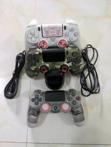 PS4 Pro JB 1T Full Games (2 original controllers, 1 clone)
