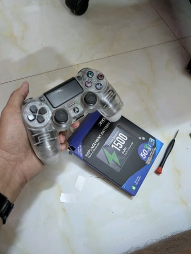 PS4 Pro JB 1T Full Games (2 original controllers, 1 clone)