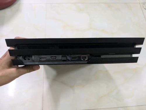 PS4 Pro JB 1T Full Games (2 original controllers, 1 clone)