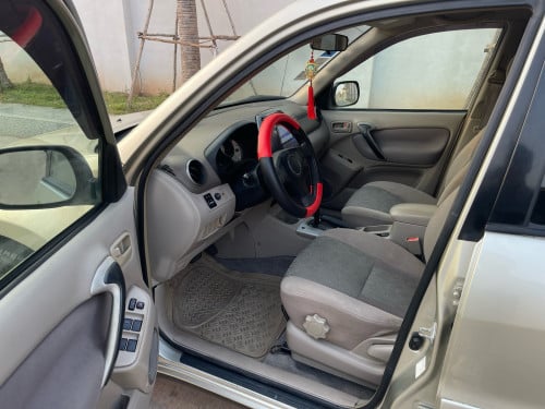 RAV4 02 ប៉ុងមួយ ឡានខ្ចី សាច់ដែកថ្មីណាស់ ឯកសារគ្រប់