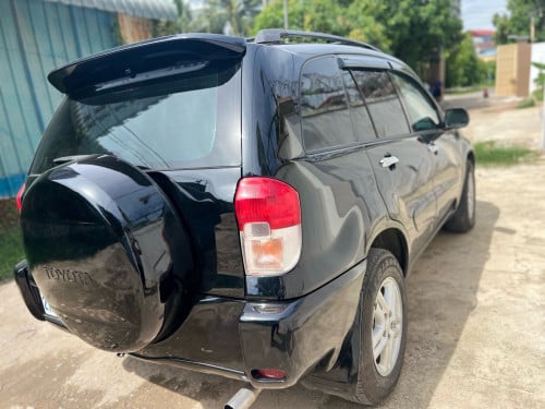 RAV4ឆ្នាំ2002ប៉ុង1L