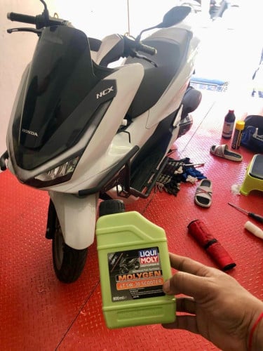 RWD Lubricants មានលក់ និងប្តូរប្រេងម៉ាស៊ីនម៉ូតូ