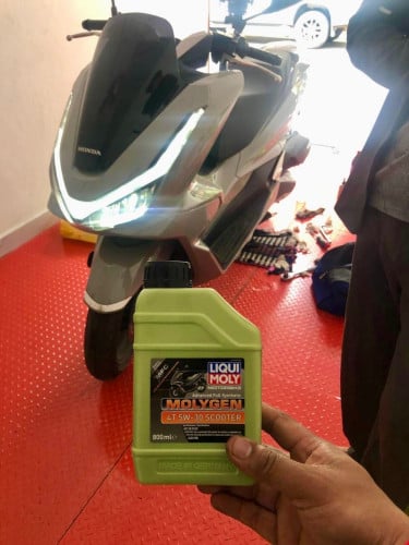 RWD Lubricants មានលក់ និងប្តូរប្រេងម៉ាស៊ីនម៉ូតូ