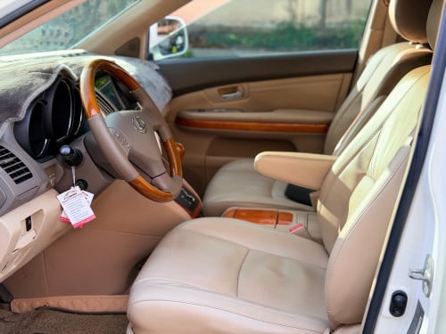 RX330 05 half P1 ក្នុងលឿង ឡានថ្មី ពិន្ទុកប់🥇