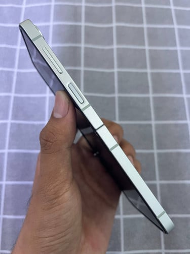 Samsung Galaxy Z Flip6 12GB 256GB 99%