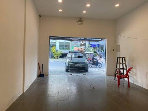Shop for rent at BKK1