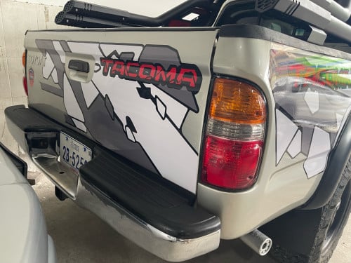 Tacoma ឆ្នាំ2001 4ម៉ាសុីន លេខអូតូ 2បាំង ឡានថ្មី