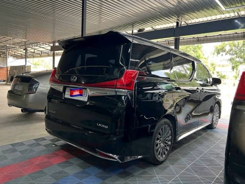 Toyota ALPHARD 2017VIP Royal Lounge UP LEXUS 350