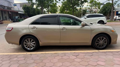 Toyota Camry hybrid 08