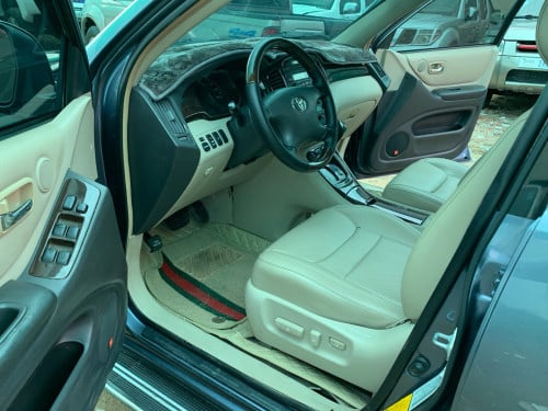 Toyota Highlander 03 V6 ប៉ុង1 លីមីធីត