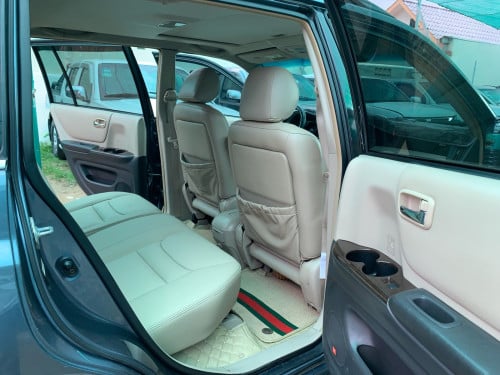 Toyota Highlander 03 V6 ប៉ុង1 លីមីធីត