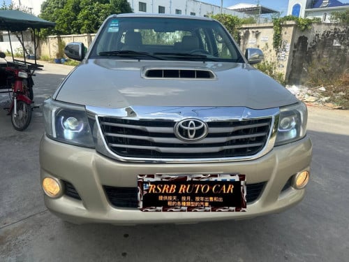 Toyota Hilux Vigo 2015 For Rent /出租