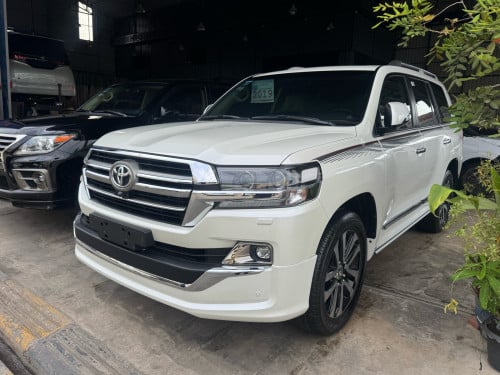 Toyota LANDCRUISER GXR 2019 Grand Touring ម្ចាស់ដើមទិញថ្មី. ឈ្នាន់អូតូ+ទ្វាបុឺត