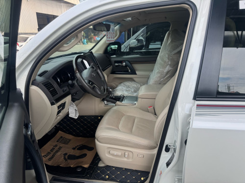 Toyota LANDCRUISER GXR 2019 Grand Touring ម្ចាស់ដើមទិញថ្មី. ឈ្នាន់អូតូ+ទ្វាបុឺត