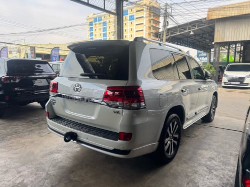 Toyota LANDCRUISER GXR 2019 Grand Touring ម្ចាស់ដើមទិញថ្មី. ឈ្នាន់អូតូ+ទ្វាបុឺត
