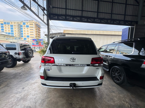 Toyota LANDCRUISER GXR 2019 Grand Touring ម្ចាស់ដើមទិញថ្មី. ឈ្នាន់អូតូ+ទ្វាបុឺត