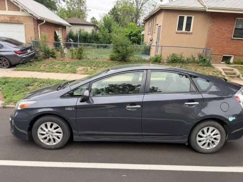 Toyota Prius 2014 Plug-in ឡានស្អាតខាង California