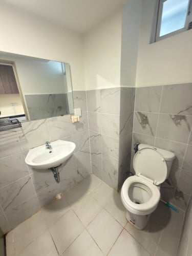 Two bedroom for rent at Arakawa condo