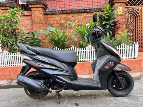Yamaha Ray (125cc, year2015, 530$) have all documents