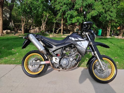 Yamaha XT660X