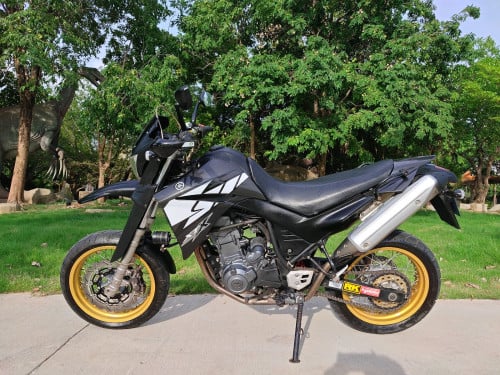 Yamaha XT660X