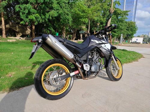 Yamaha XT660X