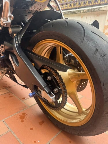 YAMAHA YZF R6