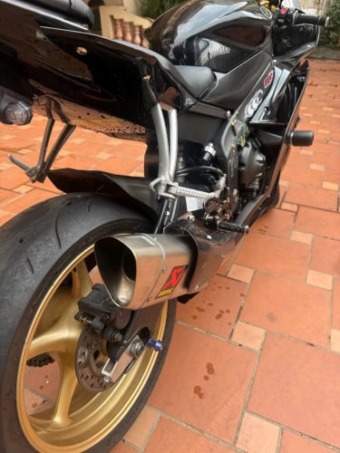 Selling YAMAHA YZF R6 600cc
