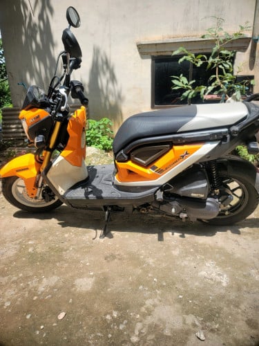 Zoomer 018แแถแ แแถแแแแแธโแแแแนแแแแแผแ