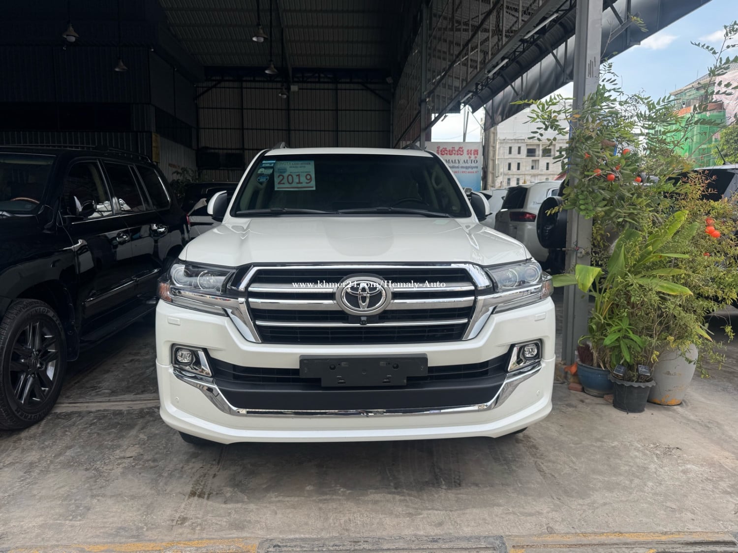 Toyota LANDCRUISER GXR 2019 Grand Touring ម្ចាស់ដើមទិញថ្មី. ឈ្នាន់អូតូ+ទ្វាបុឺត