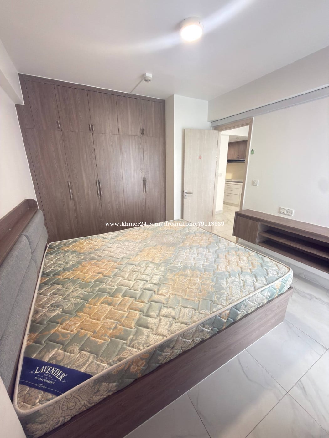 Two bedroom for rent at Arakawa condo