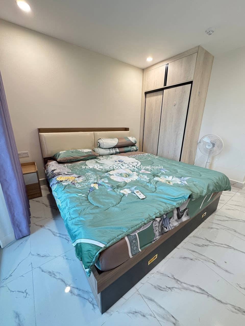 Uk plaza condo for rent
