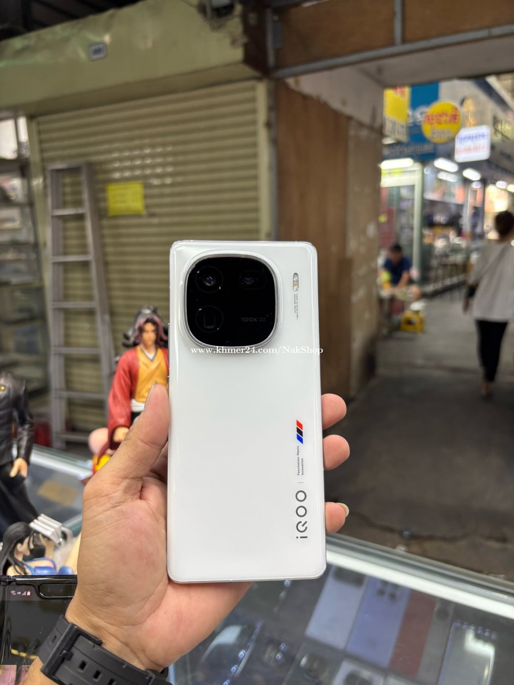 Vivo IQOO12pro 256G Ram16G Sim2 CH ម៉ាសុីនសានុំស្រុីន