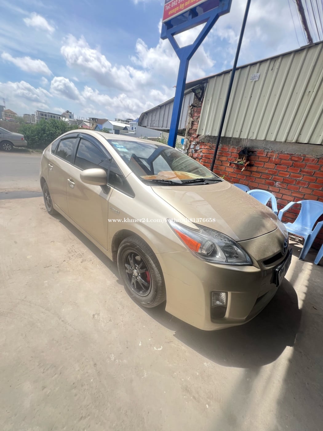 ឡានលក់បងប្អូន010អប់សិនបួន