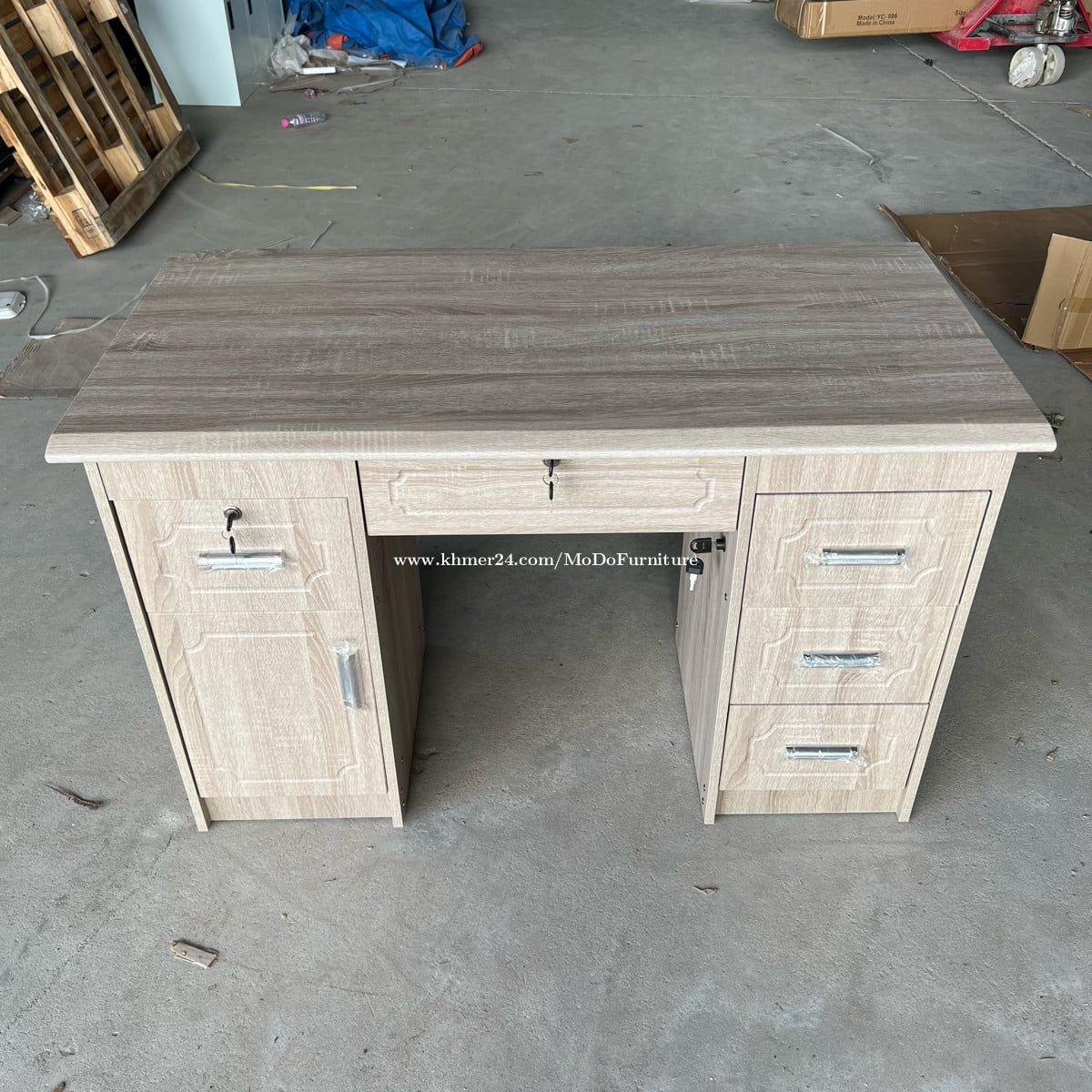 តុឈើពណ៍ ស្កូវ 120 x 60 x 75cm