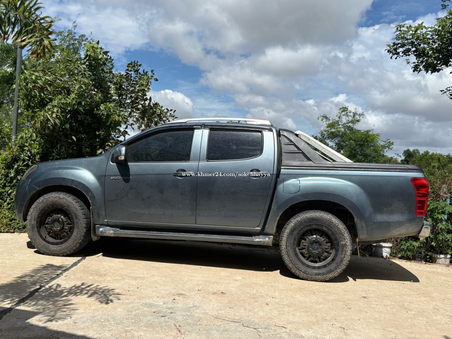 លក់Isuzu dmax 2012 17000$ចចារ ភ្នំពេញ 2BS (អូតូកាប់ពីតាស ស្តាំកែ)