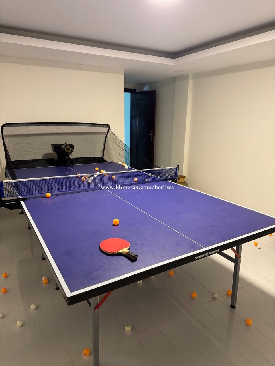តុវាយប៉េងប៉ុង Table Tennis ជាមួយម៉ាស៊ីនបាញ់គ្រាប់ Table Tennis Machine (ថ្មី99%)