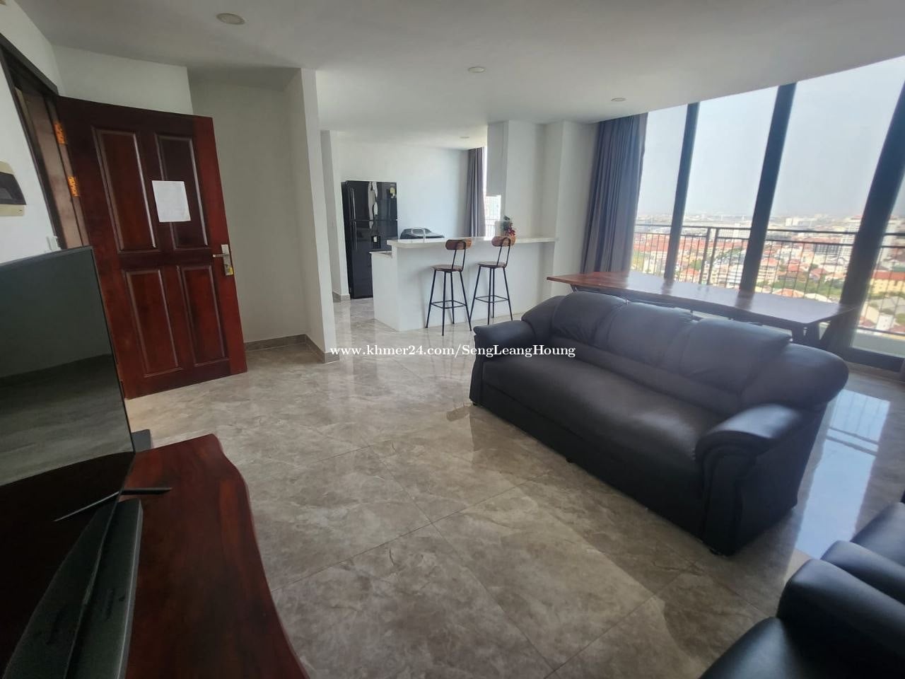 ๐ข Condo For Rent 4 bedroom penthouse ๐ฒ Price: $1,300/month ๐ Location: Chroy Changva