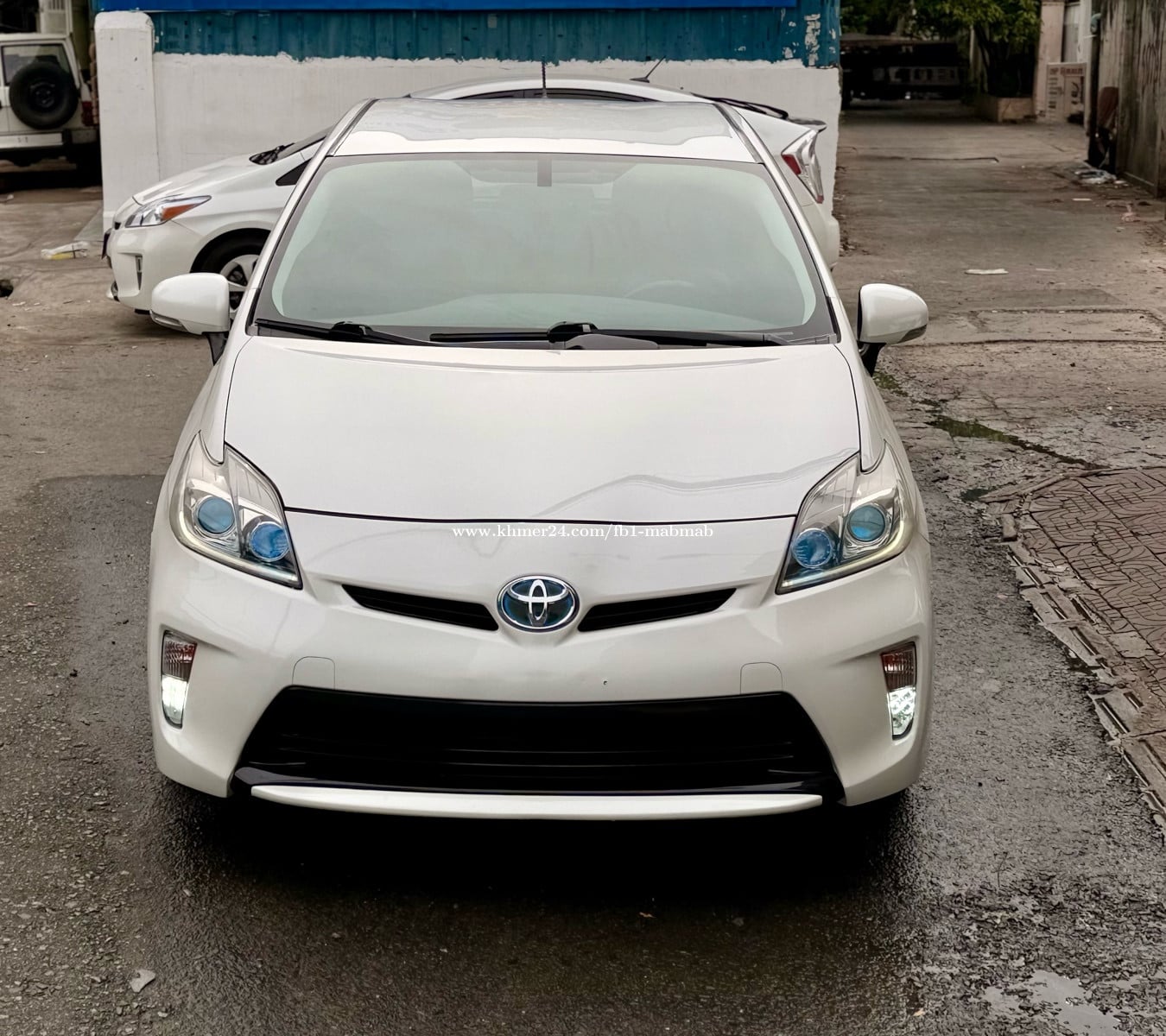 2014 Prius option 4